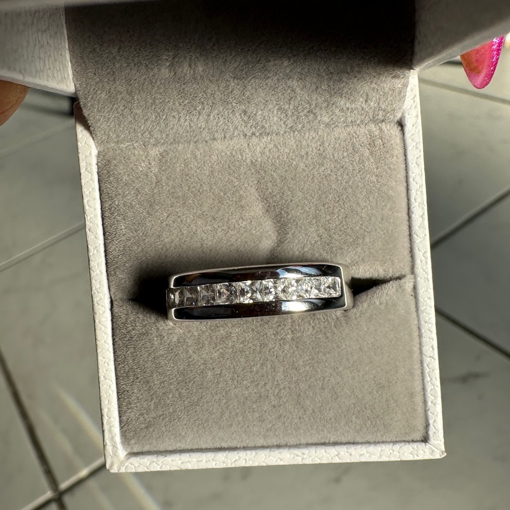 Men’s Ring - Picture 3 of 11
